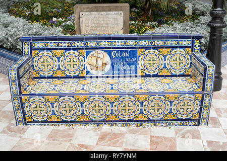 Vieux Colon tabacos slogan publicitaire sur banc en céramique dans la Plaza de Los Patos à Santa Cruz de Tenerife, Tenerife, Îles Canaries Banque D'Images