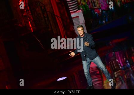 Napoli, Italie. Mar 11, 2019. Simone Schettino pendant le deuxième épisode de l'émission "fabriqué dans le Sud' sur Rai 2 en direct de l'Auditorium Rai de Naples. Credit : Paola Visone/Pacific Press/Alamy Live News Banque D'Images