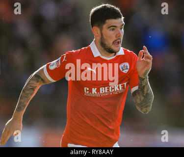 9 mars 2019, Oakwell, Barnsley, Angleterre ; Sky Bet la League One, Barnsley vs Accrington Stanley ; Alex Mowatt (27) de Barnsley Crédit : John Hobson/News Images images Ligue de football anglais sont soumis à licence DataCo Banque D'Images