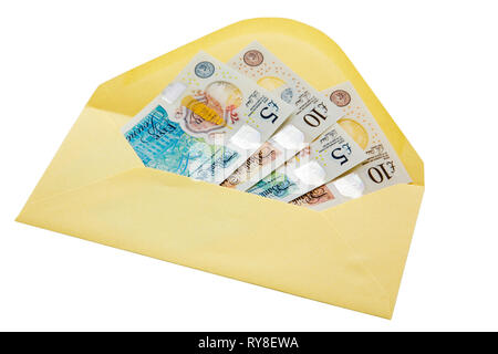 La nouvelle cinq et dix livres sterling argent billets en polymère notes £5 £10 GBP dans une enveloppe isolé sur fond blanc. En Angleterre, Royaume-Uni, Angleterre Banque D'Images