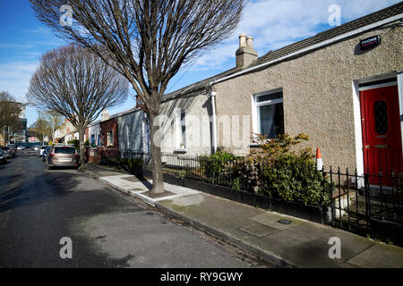 Vieilles maisons traditionnelles en pierre de Dublin sur le placement en foyer de démarrage normalement exposée dans dublinRepublic ballybough d'Irlande Europe Banque D'Images