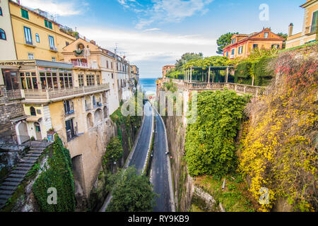 Sorrento, Italie - Novembre 2018 : rue de la vieille ville de Sorrento en Italie Banque D'Images