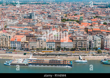 Vue panoramique de Budapest dans l'heure d'été Banque D'Images