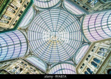 NAPLES, ITALIE - Novembre 2018 : galerie Umberto I dans la ville de Naples, Italie Banque D'Images