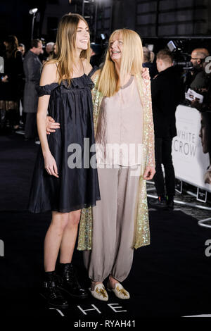 Londres, Royaume-Uni. 12Th Mar 2019. Eve Delf pose sur le tapis noir de l'UK Premiere du Corbeau Blanc le mardi 12 mars 2019, au Curzon Mayfair, Londres. Photo par : Julie Edwards/Alamy Live News Banque D'Images