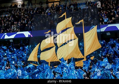Manchester, UK. Mar 12, 2019. Manchester City fans avant l'UEFA Champions League Round 16 match de deuxième étape entre Manchester City et Schalke 04 à l'Etihad Stadium le 12 mars 2019 à Manchester, en Angleterre. (Photo de Daniel Chesterton/phcimages.com) : PHC Crédit Images/Alamy Live News Banque D'Images