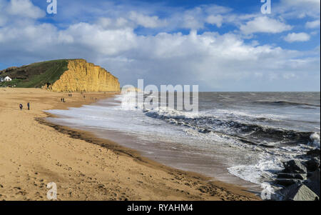 Plage de West Bay dans le Dorset deux jours avant l'éboulement. Alamy Live News Banque D'Images