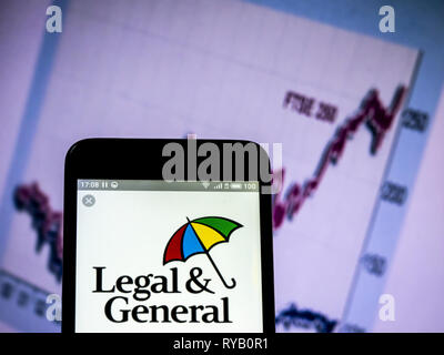 L'Ukraine. Mar 13, 2019. Legal & General Group plc logo de l'entreprise vu affichée sur un téléphone intelligent. Crédit : Igor Golovniov SOPA/Images/ZUMA/Alamy Fil Live News Banque D'Images