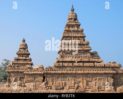 Le Shore Temple à Mamalapuram sur la côte de Coromandel, du Tamil Nadu, en Inde, construit au 8ème siècle Banque D'Images