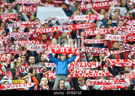 CHORZOW, Pologne - 11 octobre 2018 : Nations Unies Division de la Ligue de football un groupe 3 match Pologne vs Portugal 2:3. Dans l'image des partisans de la Pologne. Banque D'Images