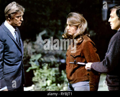 MICHAEL CAINE, URSULA HEYER, FUNÉRAILLES À BERLIN, 1966 Banque D'Images