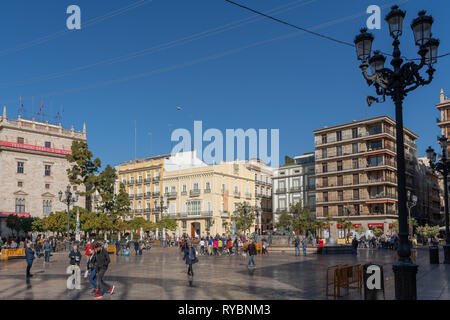 VALENCIA, Espagne - 25 février : Place de la Vierge Valencia Espagne le 25 février 2019. Des personnes non identifiées Banque D'Images