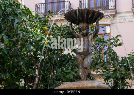 VALENCIA, Espagne - 25 février : Baby Boy fontaine à Valence en Espagne le 25 février 2019 Banque D'Images