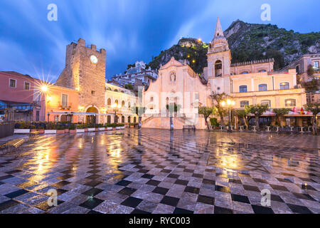 Piazza IX Aprile à Taormina, Sicile, Italie Banque D'Images