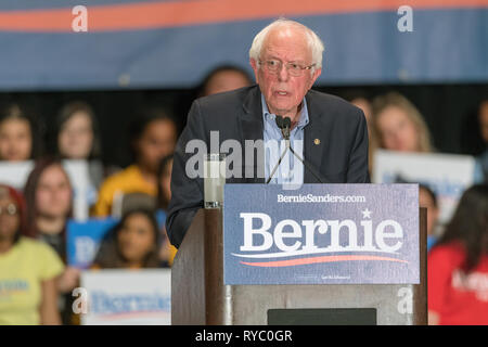 Iowa City, Iowa, États-Unis. 8 mars, 2019. Sénateur du Vermont, Bernie Sanders a tenu un rassemblement électoral vendredi soir à l'Université de l'Iowa Memorial Student Banque D'Images