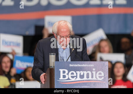 Iowa City, Iowa, États-Unis. 8 mars, 2019. Sénateur du Vermont, Bernie Sanders a tenu un rassemblement électoral vendredi soir à l'Université de l'Iowa Memorial Student Banque D'Images