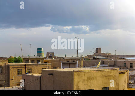 La vieille ville de Khiva Architecture traditionnelle commune Appartement Résidentiel Accueil Chambre avec Vue Ville Minaret Banque D'Images