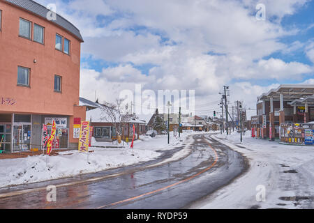 Onuma Koen, JAPON - 13 février : Kameda Road en face de Onuma Koen gare pendant la saison d'hiver à Hokkaido, au Japon. Banque D'Images