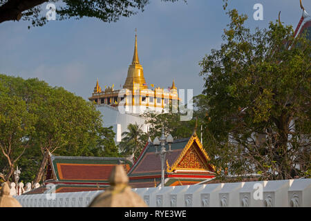 Wat Ratchanatdaram Mont d'Or et Bangkok Thaïlande Banque D'Images