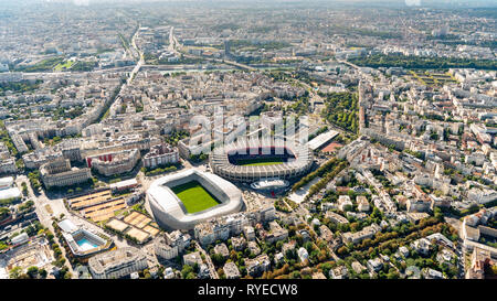 Vue aérienne de Stadion Le Parc des Princes et Jean Bouin Stadion, Paris Banque D'Images