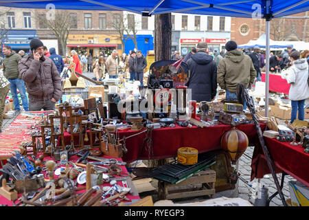 Bruxelles, Belgique - marché aux puces de la Place du jeu de balle / Vossenplein dans le quartier des Marolles à Bruxelles, 02.03.2019, Bruessel, Belgien - Flohm Banque D'Images