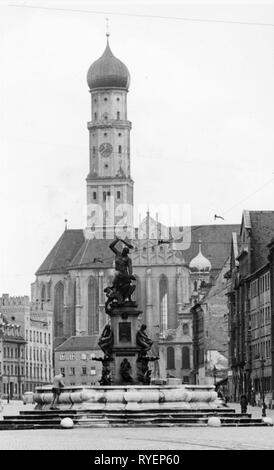 Géographie / voyage, Allemagne, Augsbourg, fontaines, Hercules fontaine, derrière la basilique Saint Ulrich et l'AFRA, vue, années 30,-Additional-Rights Clearance-Info-Not-Available Banque D'Images