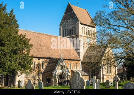 Une vue de l'église paroissiale de St Laurent à Château en hausse, Norfolk, Angleterre, Royaume-Uni Banque D'Images