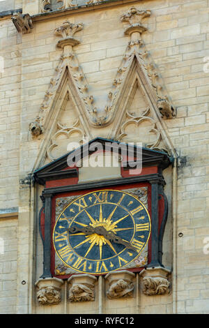 Tour de l'horloge de la cathédrale Saint-Jean-Baptiste, Lyon Banque D'Images