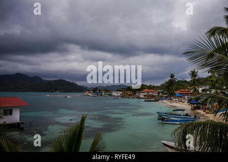 Isla Grande Colon Panama après-midi nuageux Banque D'Images