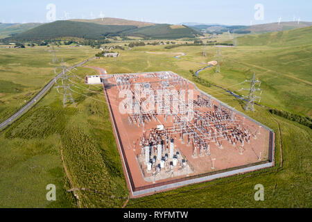 Des images aériennes de la sous-station d'électricité Éolien Clyde près du village de Elvanfoot dans South Lanarkshire. Banque D'Images