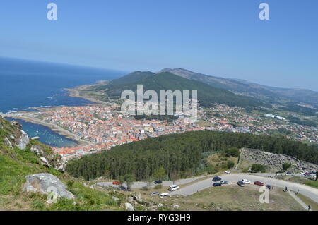 Vue sur la Villa et le port de la Castro de Santa Tecla dans la protection. L'architecture, l'histoire, les voyages. Le 15 août 2014. La Guardia, Pontevedra, Banque D'Images