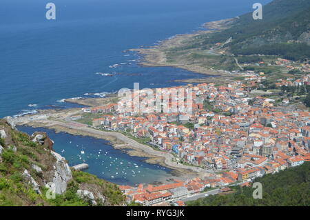 Vue sur la Villa et le port de la Castro de Santa Tecla dans la protection. L'architecture, l'histoire, les voyages. Le 15 août 2014. La Guardia, Pontevedra, Banque D'Images