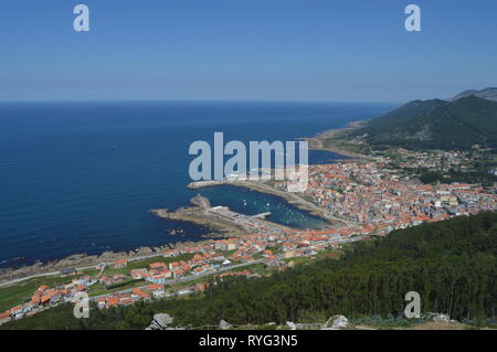 Vue sur la Villa et le port de la Castro de Santa Tecla dans la protection. L'architecture, l'histoire, les voyages. Le 15 août 2014. La Guardia, Pontevedra, Banque D'Images