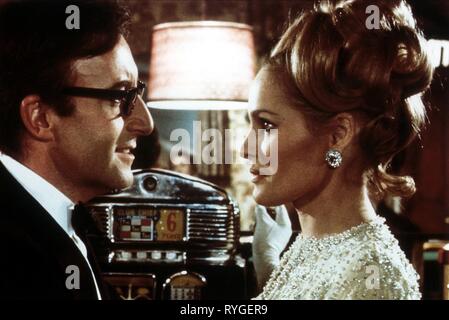 PETER SELLERS, Ursula Andress, Casino Royale, 1967 Banque D'Images