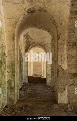 La forteresse de Przemysl : Fort VII. Prałkowce Dans les casernes du Corridor de l'immeuble. L'Est de la Pologne, de l'Europe. Banque D'Images