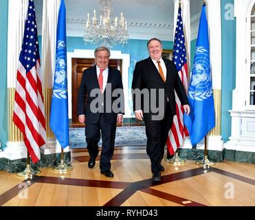 Washington, United States. Mar 13, 2019. La secrétaire d'État des États-Unis, Mike Pompeo se réunit avec le Secrétaire général des Nations Unies, Antonio Guterres, au Département d'Etat, 13 mars 2019 à Washington, DC Crédit : Planetpix/Alamy Live News Banque D'Images