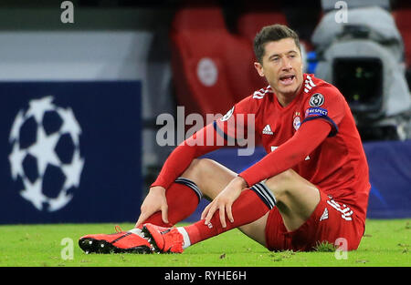 Munich, Allemagne. Mar 13, 2019. Le Bayern de Munich, Robert Lewandowski réagit au cours de la Ligue des Champions, 1/8 de finale deuxième match aller entre le Bayern Munich et Liverpool de l'Allemagne de l'Angleterre à Munich, Allemagne, le 13 mars 2019. Liverpool a gagné 3-1 et d'avancé pour les quarts. Crédit : Philippe Ruiz/Xinhua/Alamy Live News Banque D'Images