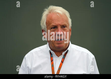 Charlie Whiting PHOTOS FICHIER F1 Le directeur de course est mort aujourd'hui, Melbourne,... Charlie Whiting PHOTOS FICHIER F1 Le directeur de course est décédé le 14 mars 2019. Singapour, Singapour. Sep 17, 2017. © Photo4/LaPresse 17/09/2017 Singapore, Singapour Sport Grand Prix Formula One 2017 Singapour dans le pic : Charlie Whiting (GBR), directeur de course et délégué Crédit : LaPresse/Alamy Live News Banque D'Images