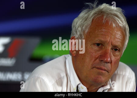 Charlie Whiting PHOTOS FICHIER F1 Le directeur de course est mort aujourd'hui, Melbourne,... Charlie Whiting PHOTOS FICHIER F1 Le directeur de course est décédé le 14 mars 2019. Singapour, Singapour. Sep 19, 2014. © Photo4/LaPresse 19/09/2014 Singapore, Singapour Sport Grand Prix Formula One 2014 Singapour dans le pic : Charlie Whiting (GBR), directeur de course et délégué à la sécurité conférence de presse Crédit : LaPresse/Alamy Live News Banque D'Images