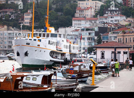 Belle Côte du Bosphore District Syros à Istanbul, Turquie. Banque D'Images