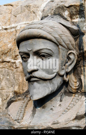 Sculpture de Chatrapati Shivaji Maharaj, Hadshi Temple, Sant Darshan Museum, près de tikona Vadgoan Maval, District Pune, Maharashtra, Inde. Banque D'Images