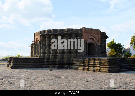 Soudan Daitya vue du côté du temple, Lonar, Karnataka, Maharashtra, Inde. Banque D'Images