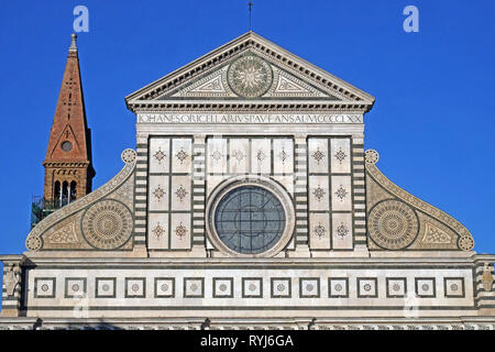 Détail de façade de l'église dominicaine de Santa Maria Novella à Florence, Italie Banque D'Images