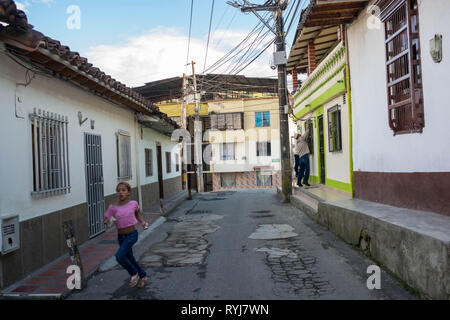 Donmatias, Antioquia, Colombie : scène de rue. Banque D'Images