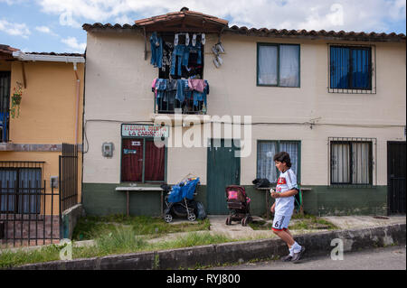 Donmatias, Antioquia, Colombie : scène de rue. Banque D'Images