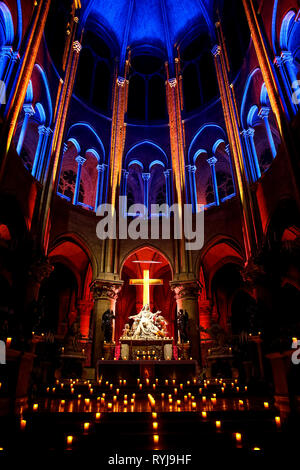 Spectacle son et lumière à la cathédrale Notre Dame, Paris, France. Banque D'Images