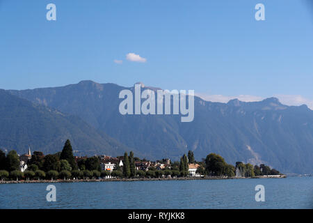 Vue depuis le lac de Genève de la ville de Vevey. Vevey, promenade du lac de Genève. Vevey. La Suisse. Banque D'Images