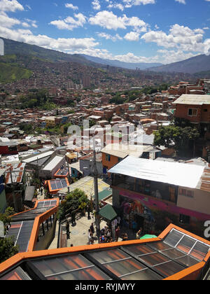 Comuna 13 vue sur Medellin, Colombie Banque D'Images