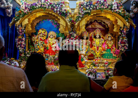 Dans le temple de Darshan Bhaktivedanta manor au cours de Janmashtami fête hindoue, Watford, Royaume-Uni Banque D'Images