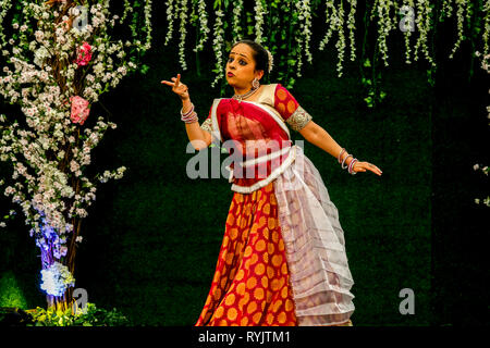 Spectacle de danse traditionnelle à Janmashtami fête hindoue, Bhaktivedanta Manor, Watford, Royaume-Uni Banque D'Images